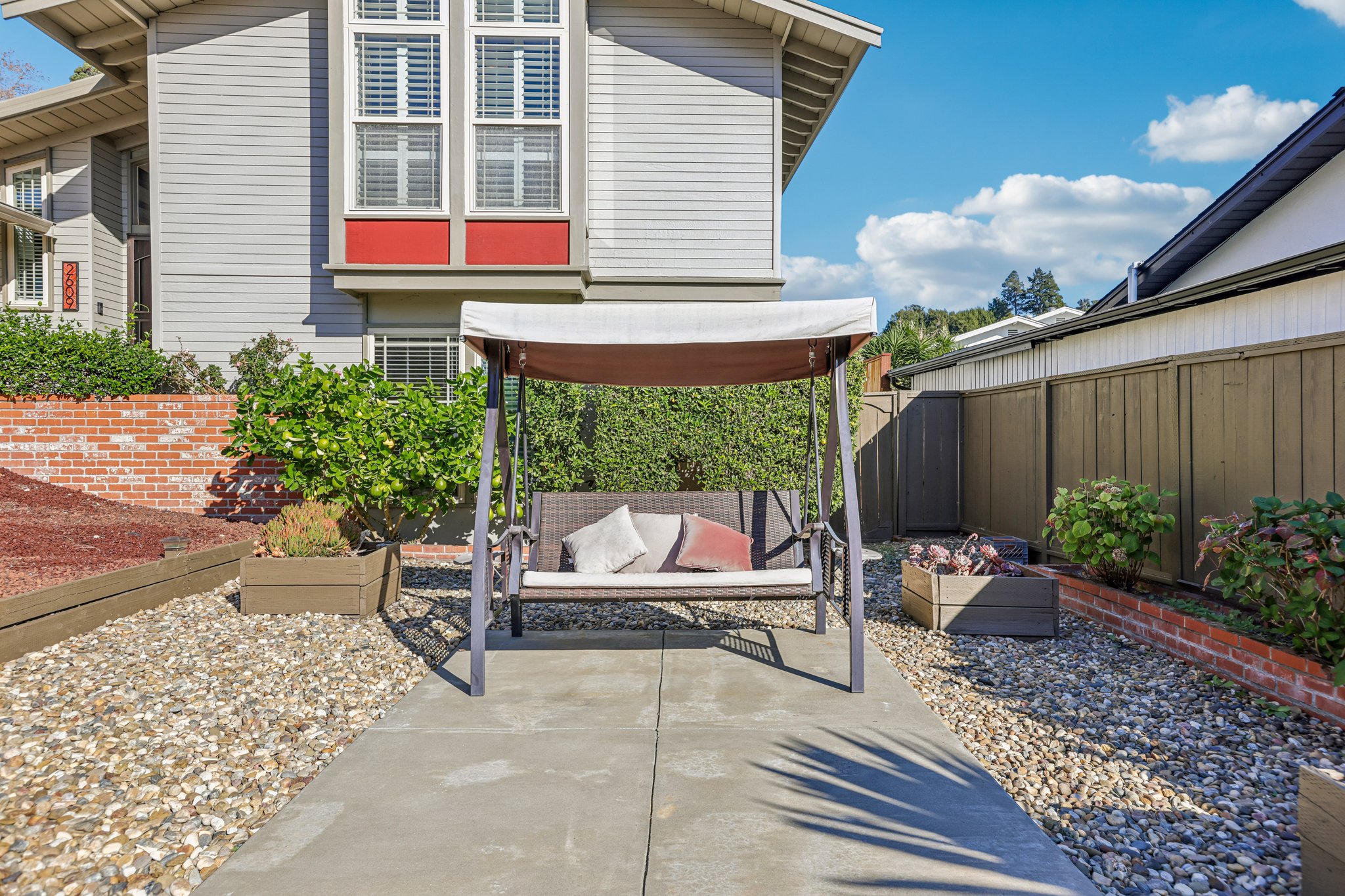 2609 Moraga Dr-S0210-004.jpg