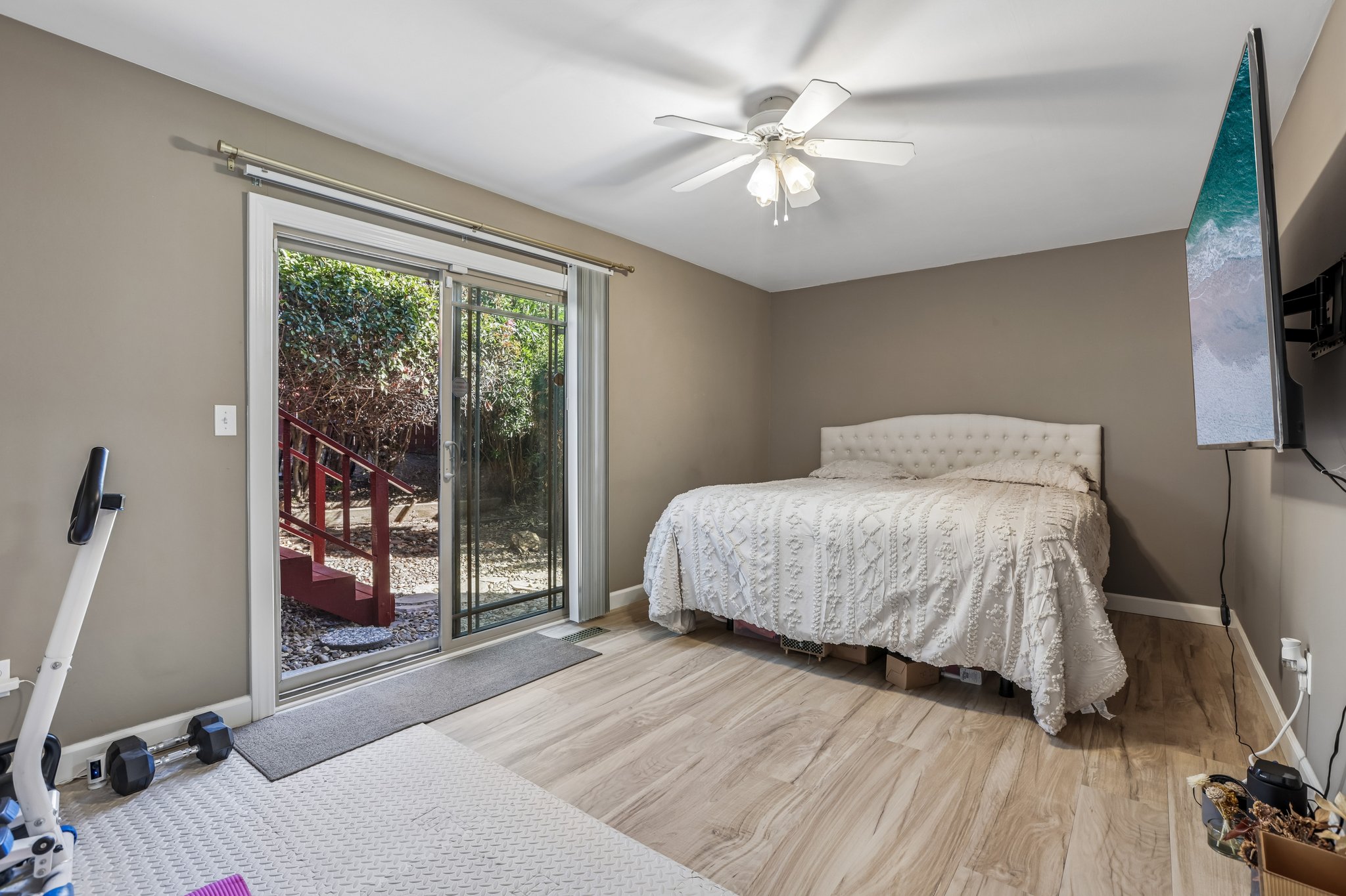 2609 Moraga Dr-S0210-031.jpg