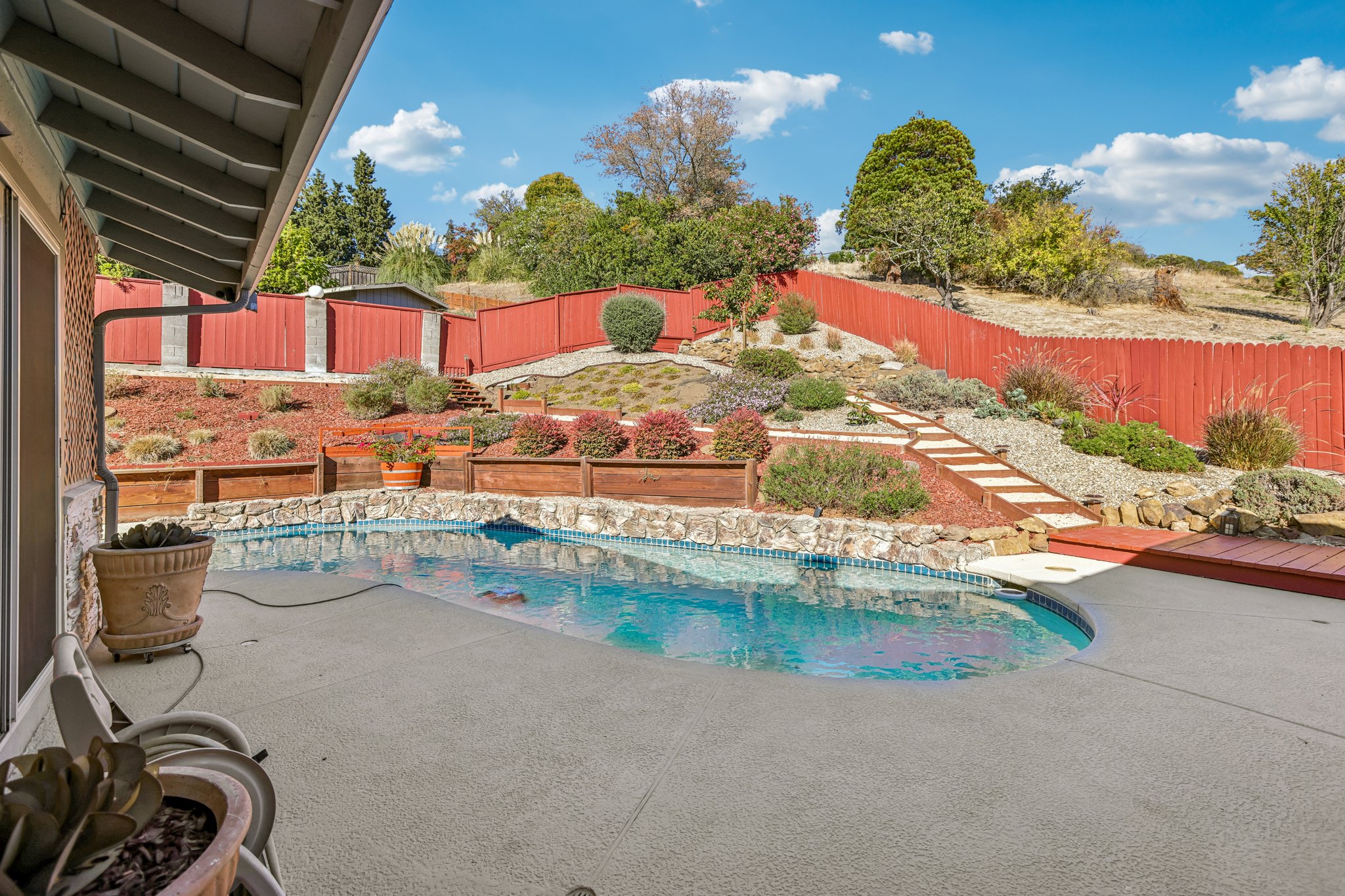 2609 Moraga Dr-S0210-056.jpg