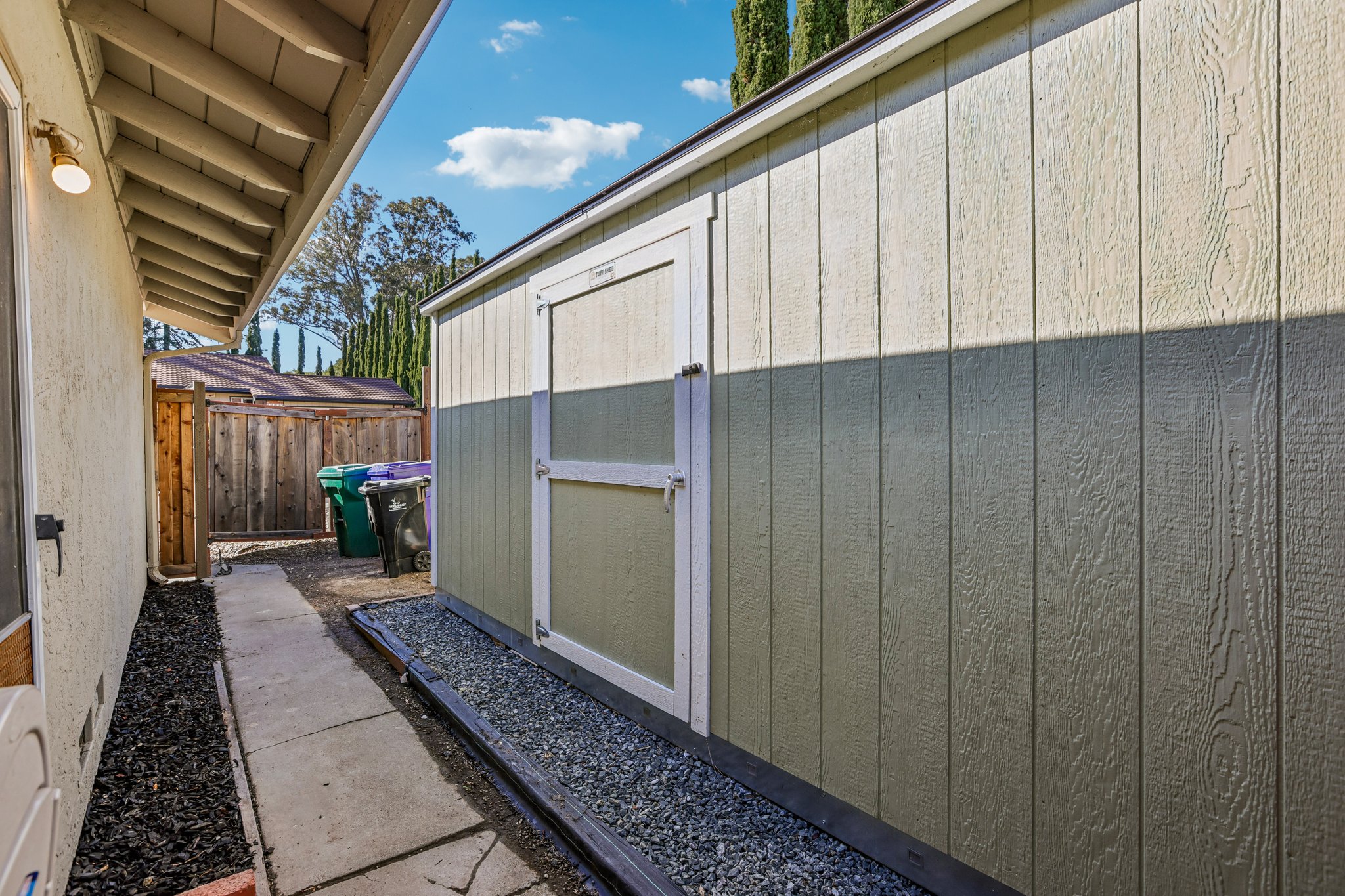 2609 Moraga Dr-S0210-058.jpg