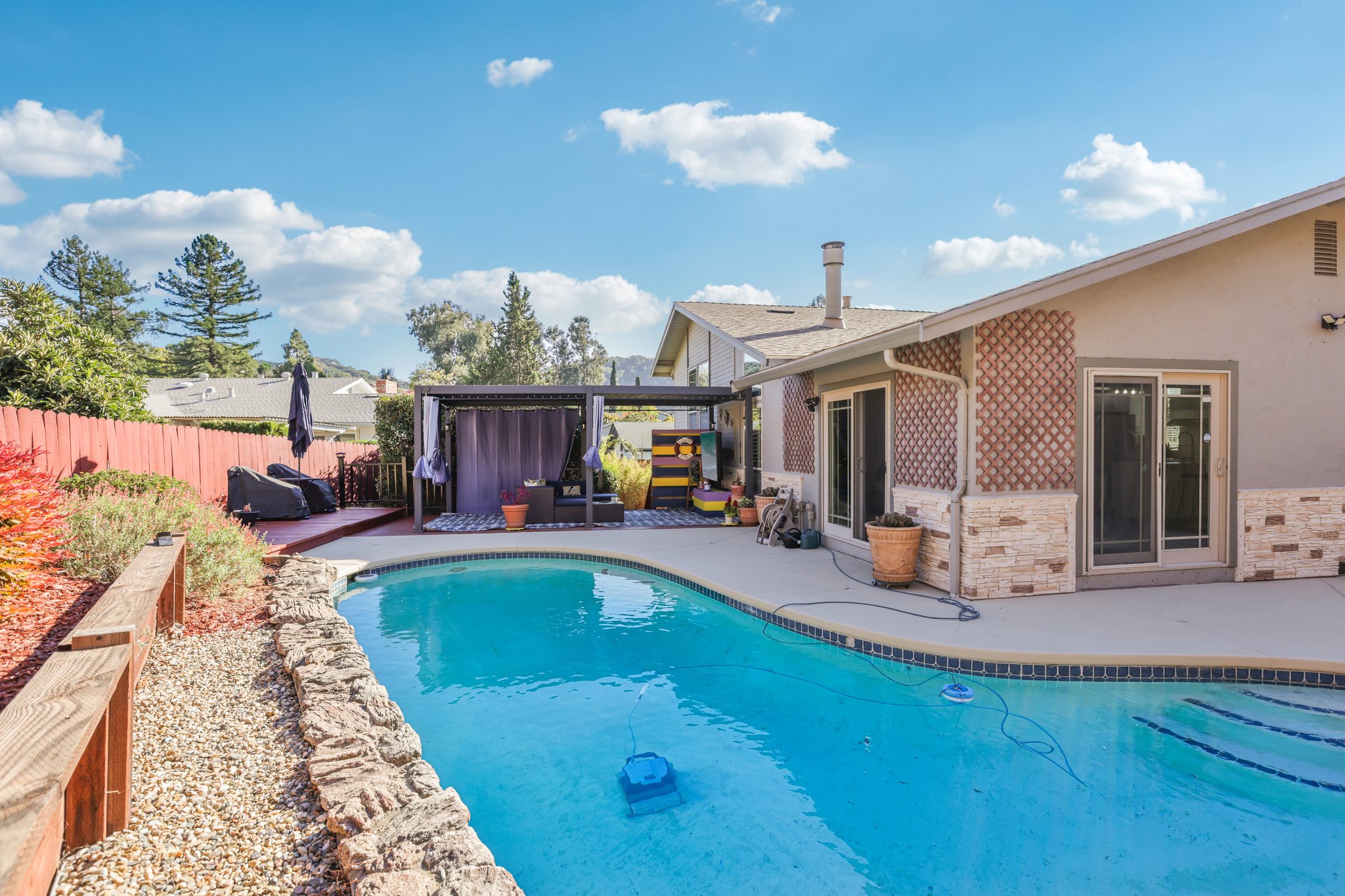 2609 Moraga Dr-S0210-059.jpg