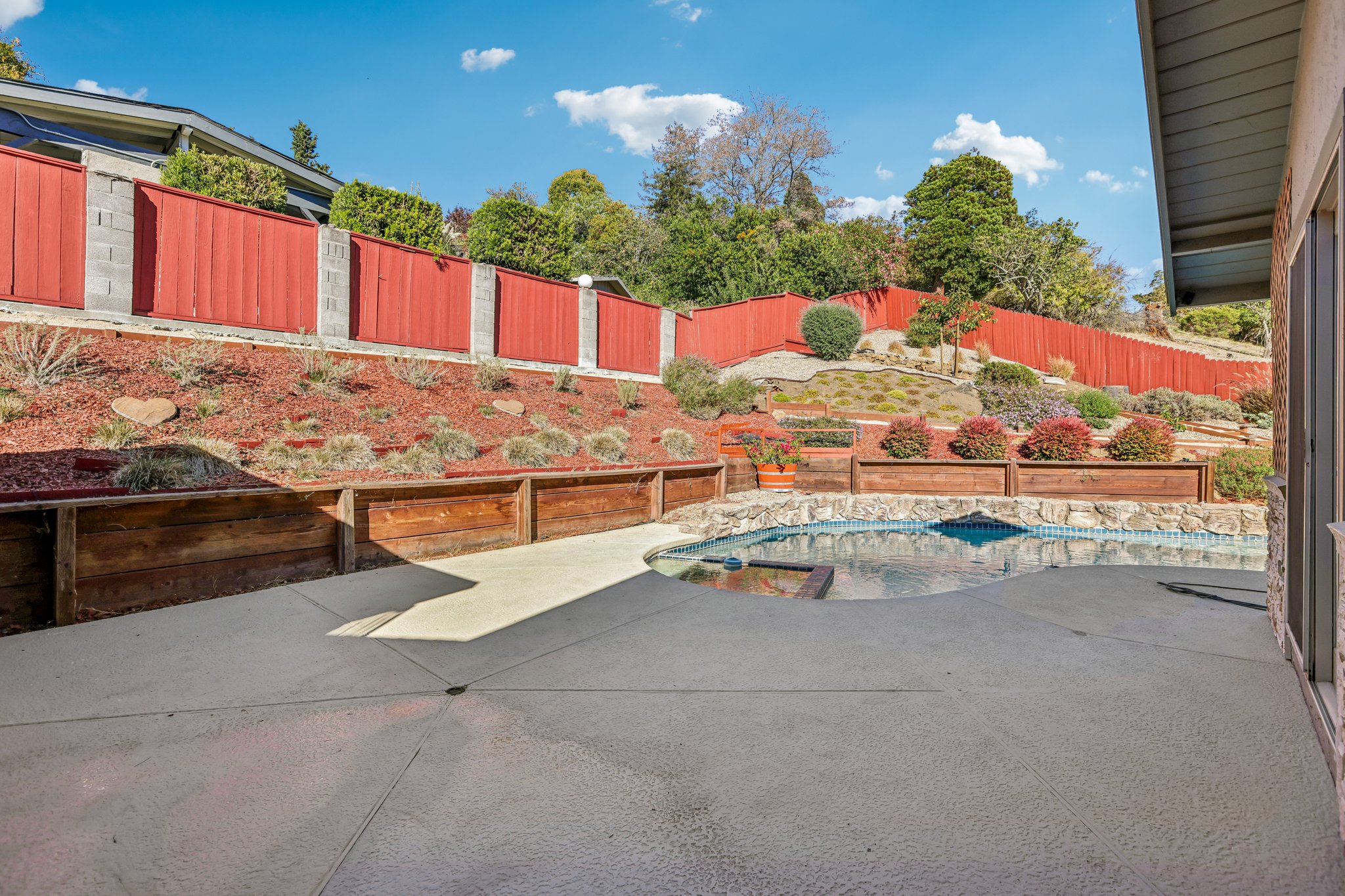 2609 Moraga Dr-S0210-067.jpg