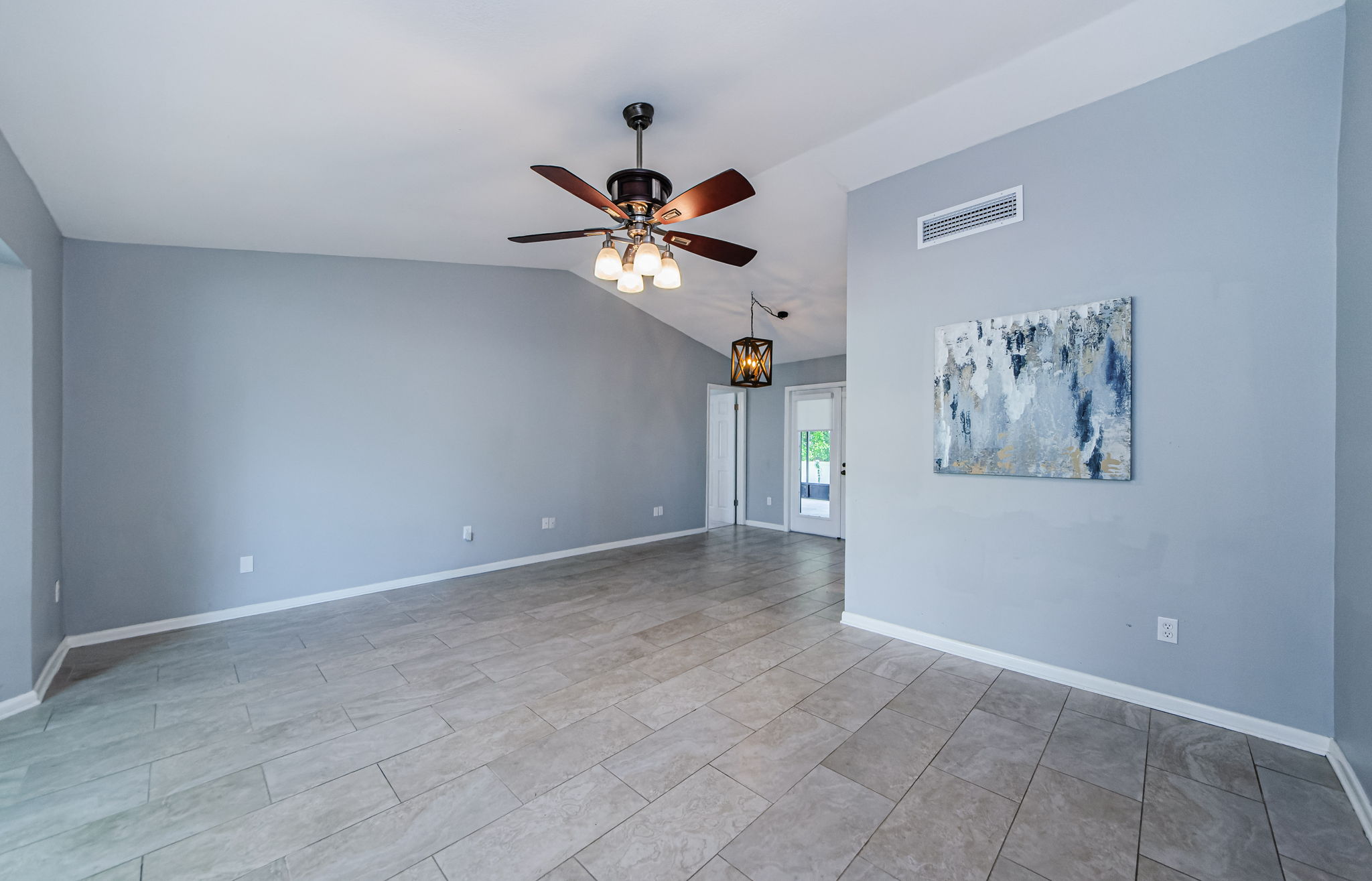 Living Room 3-2