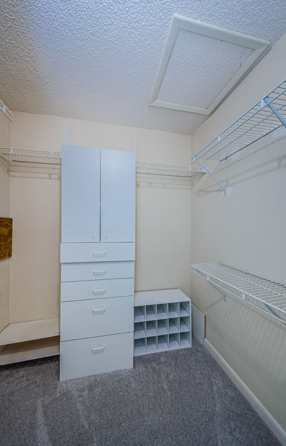 Master Closet 1-2