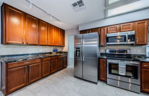 Kitchen 2-2