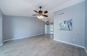 Living Room 3-2