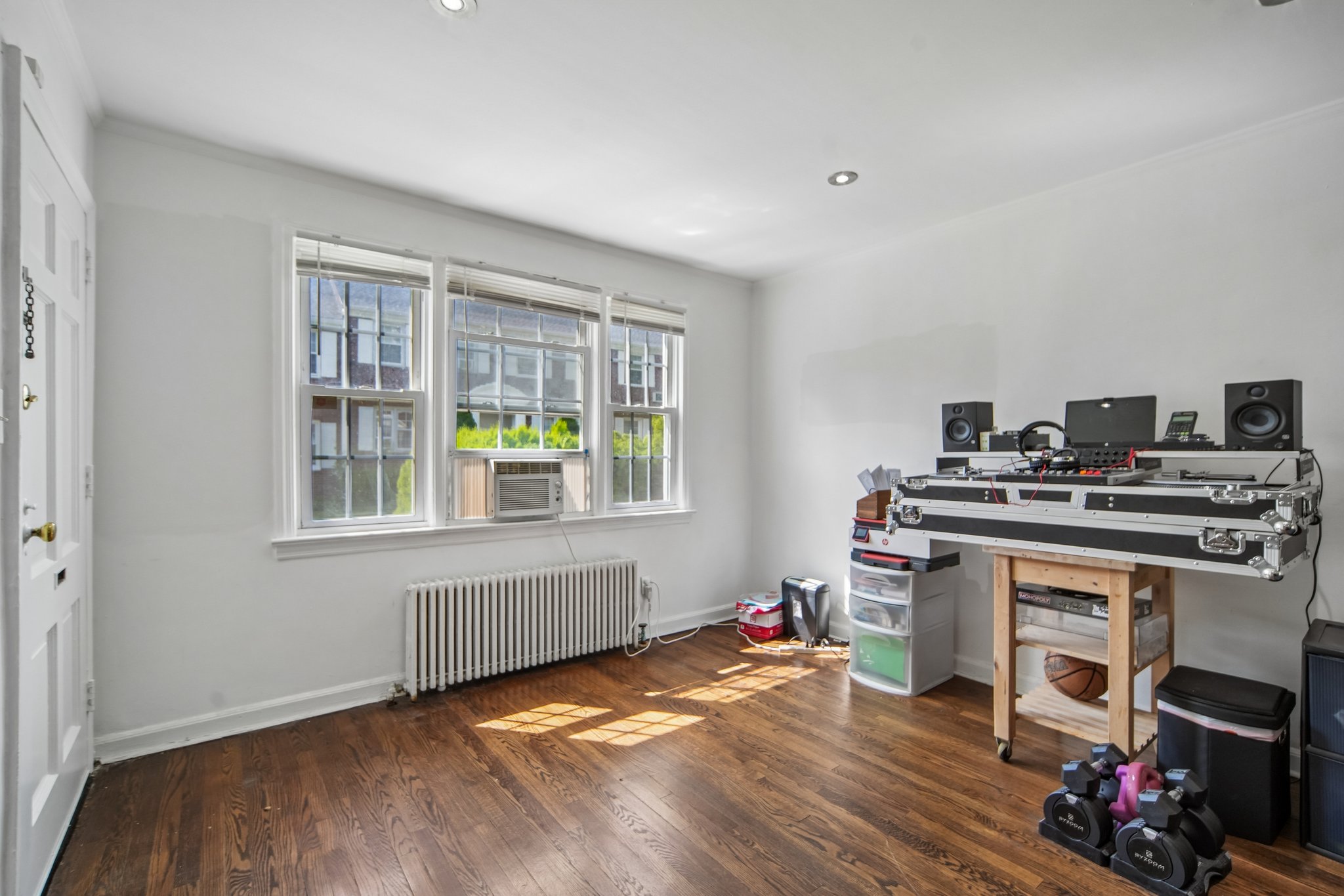 Elmwood Ave-S2105-009.jpg