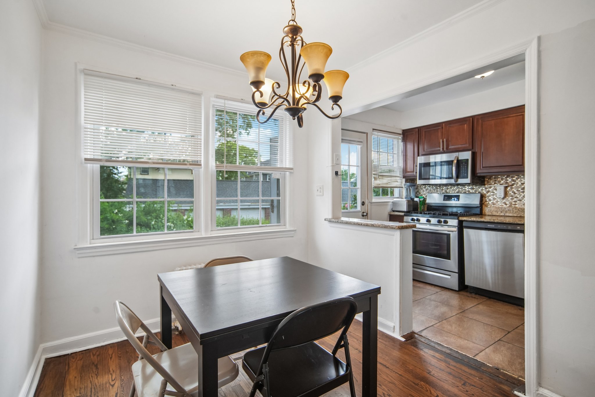 Elmwood Ave-S2105-010.jpg