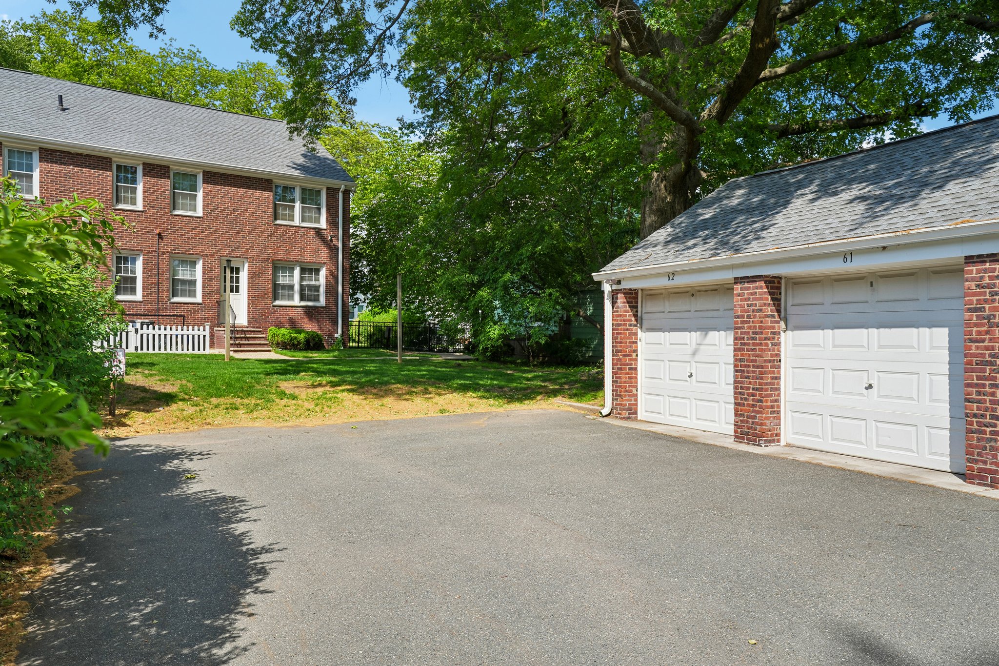 Elmwood Ave-S2105-022.jpg