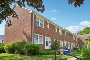 Elmwood Ave-S2105-003.jpg