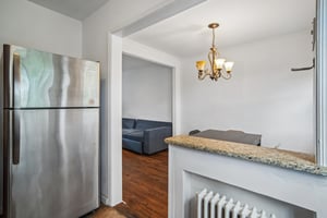 Elmwood Ave-S2105-014.jpg