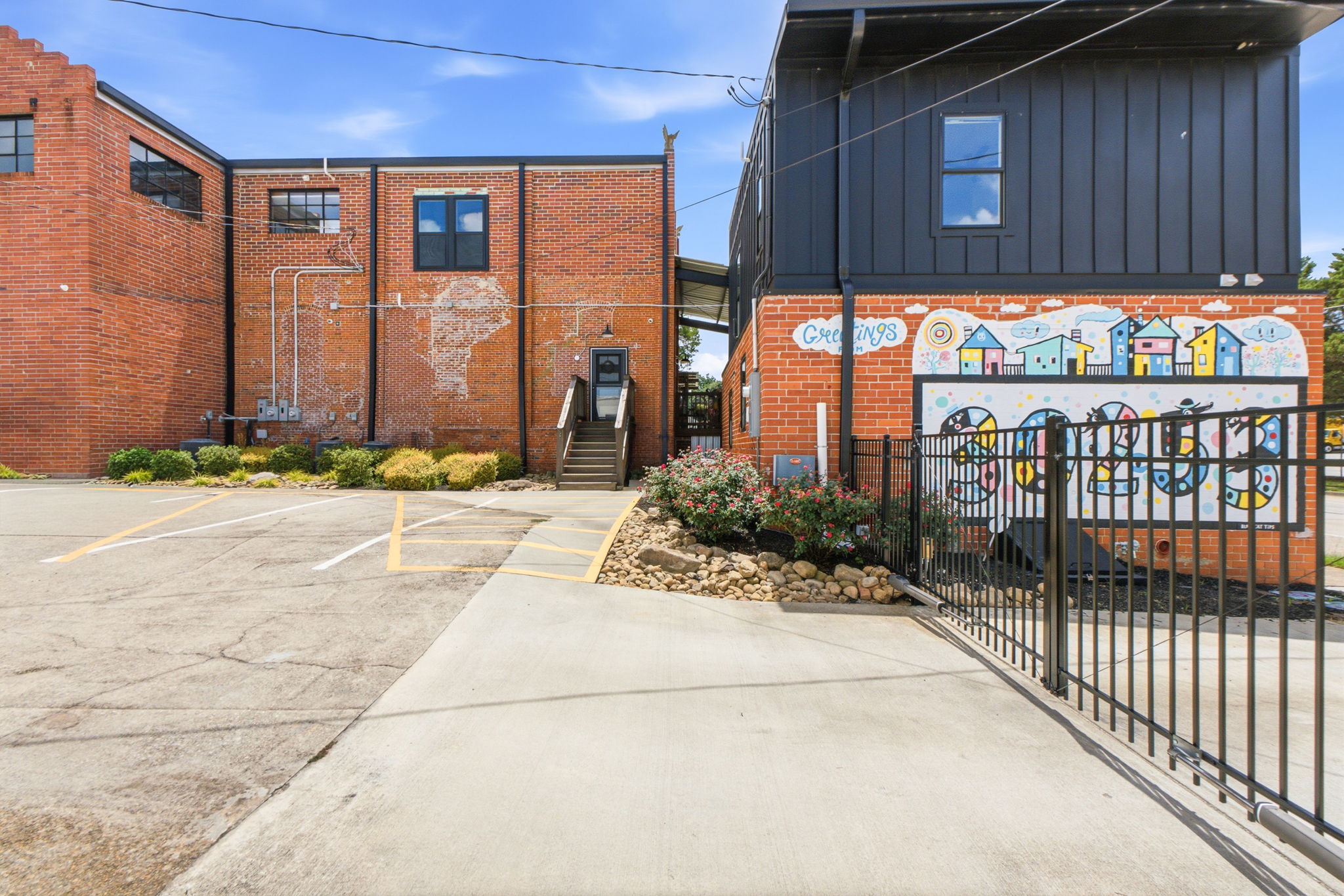  Photo 4