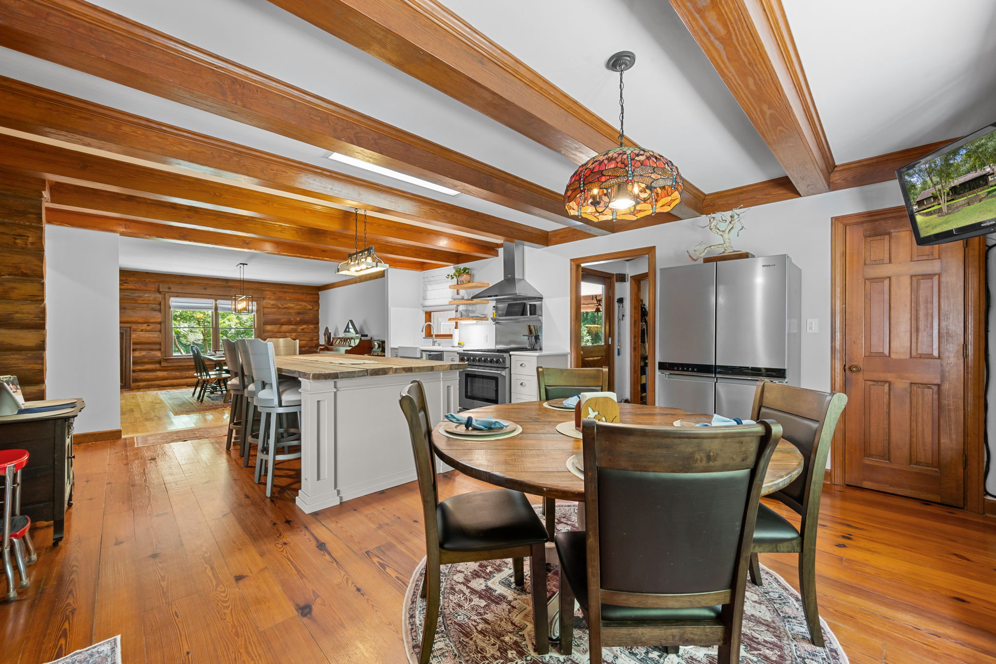  Photo 8