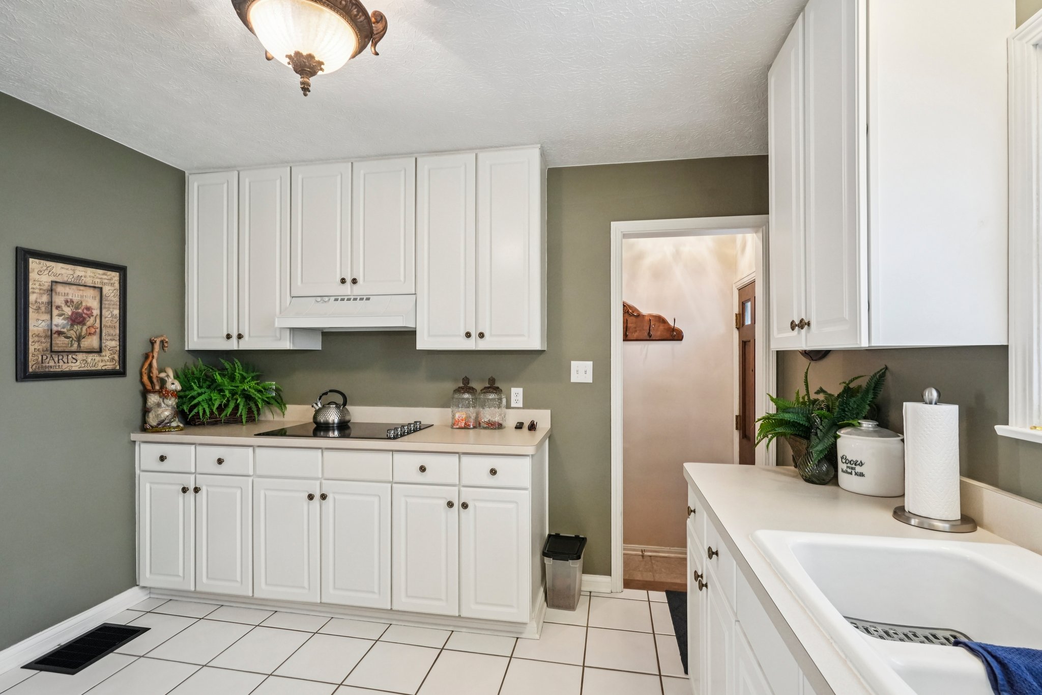 W Westfield Blvd-S0304-018.jpg