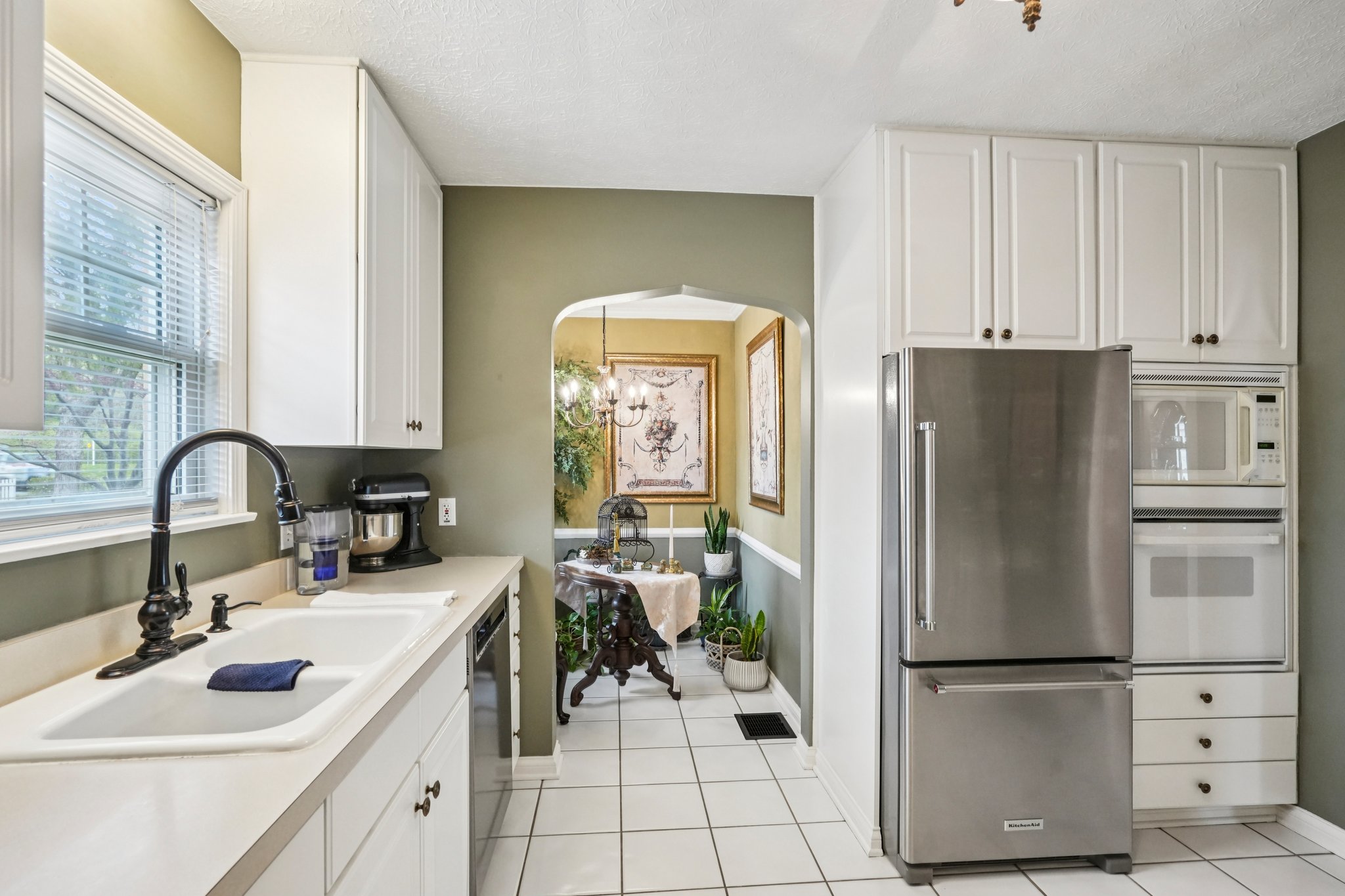 W Westfield Blvd-S0304-020.jpg