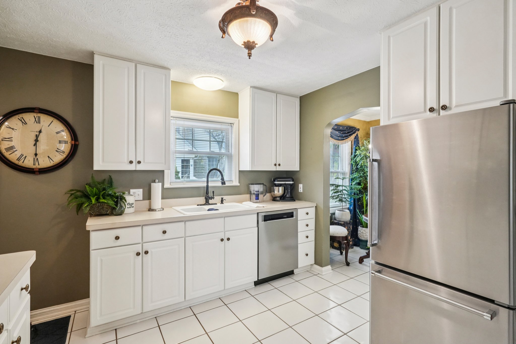 W Westfield Blvd-S0304-021.jpg