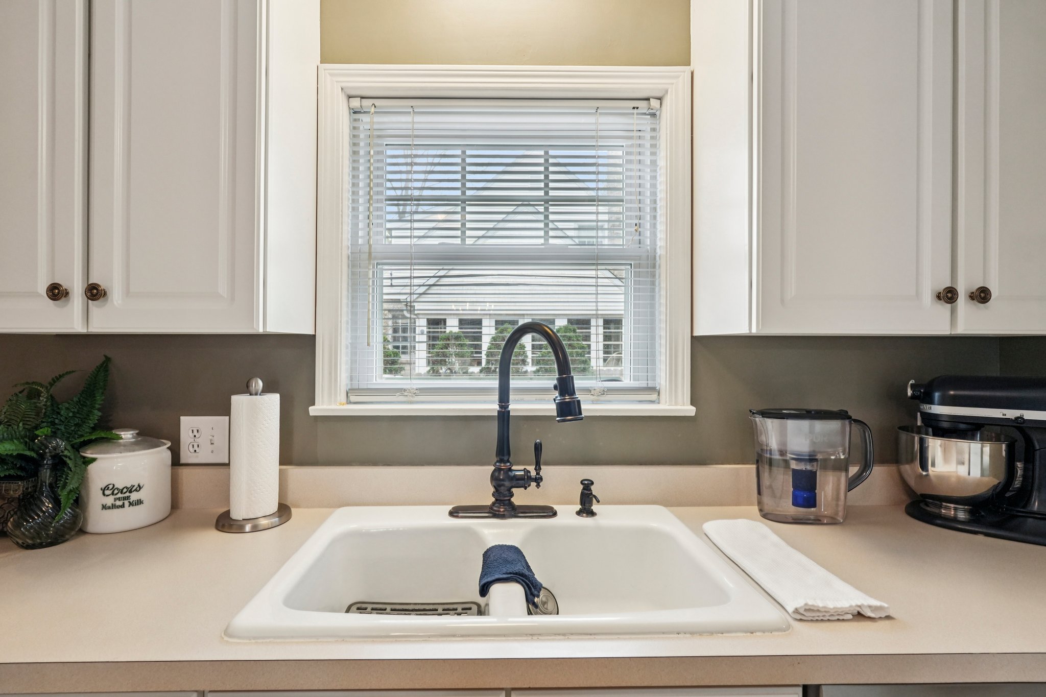 W Westfield Blvd-S0304-024.jpg