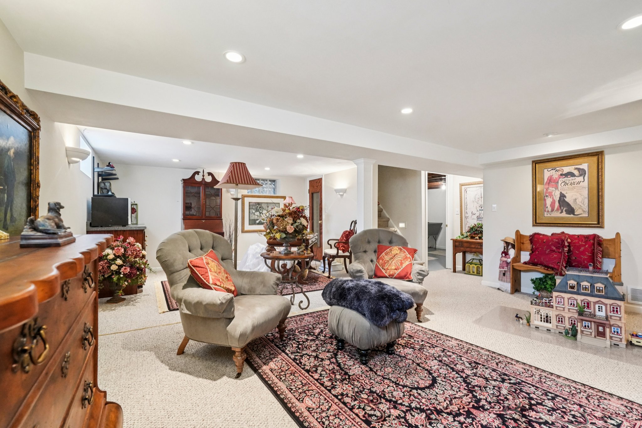 W Westfield Blvd-S0304-041.jpg