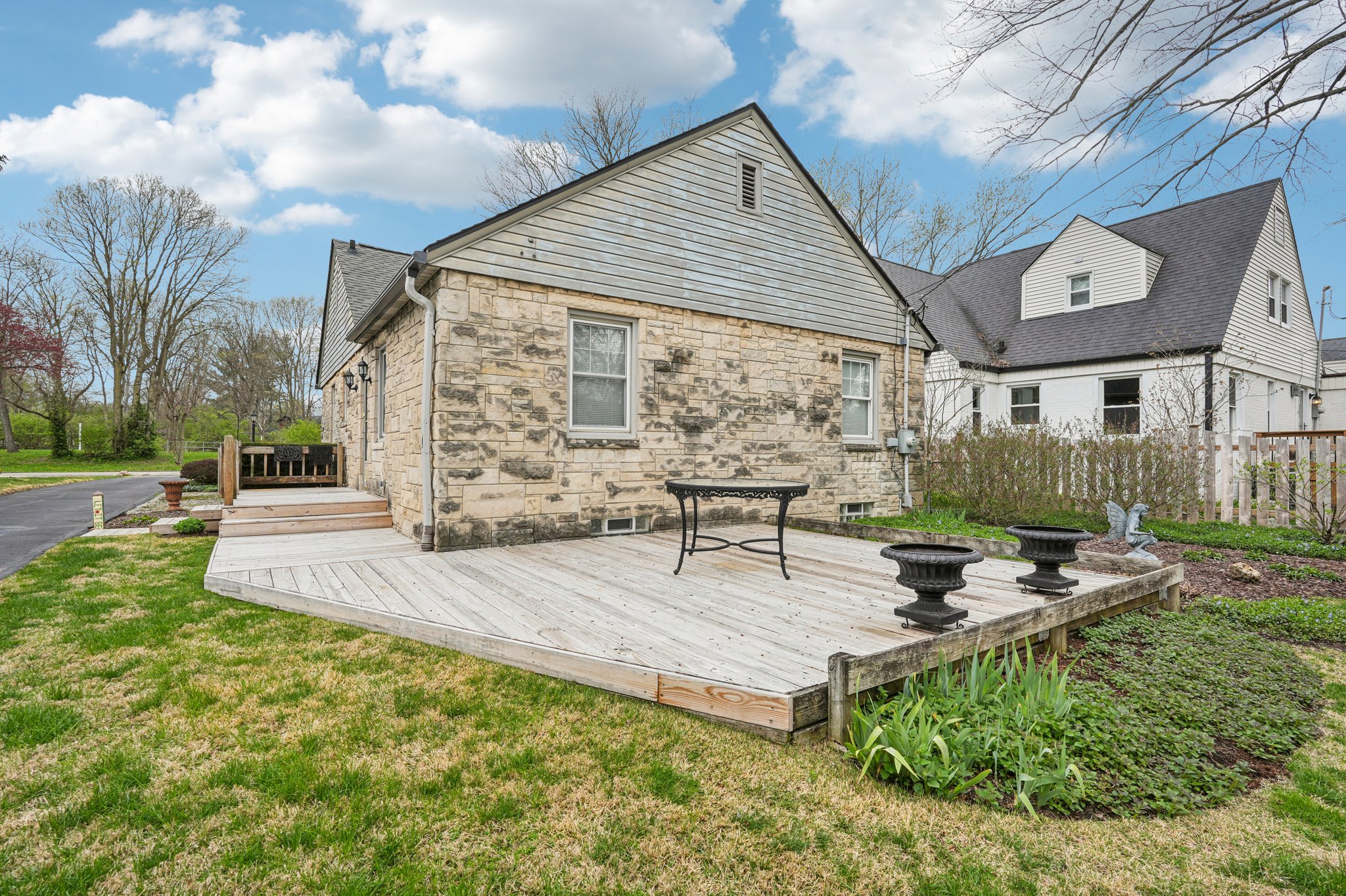 W Westfield Blvd-S0304-060.jpg