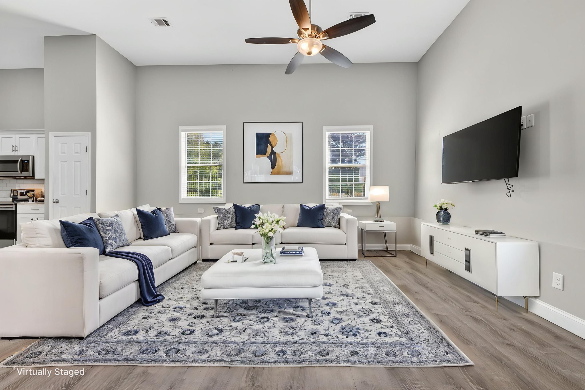 DSC07243 virtually staged.jpeg