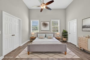 DSC07278 virtually staged.jpeg