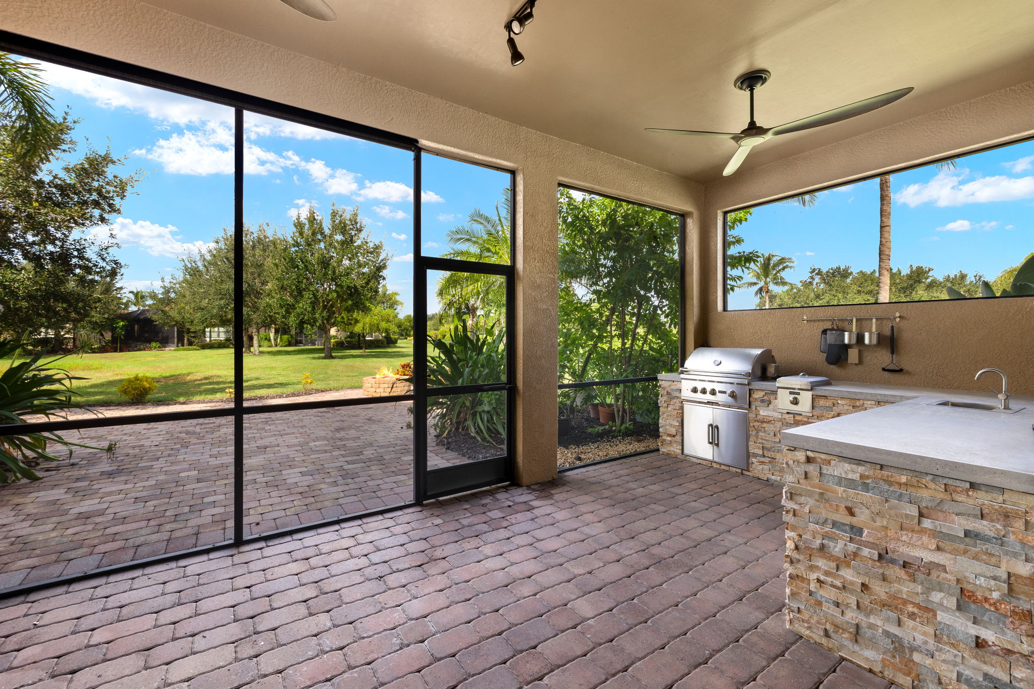 Outdoor Kitchen