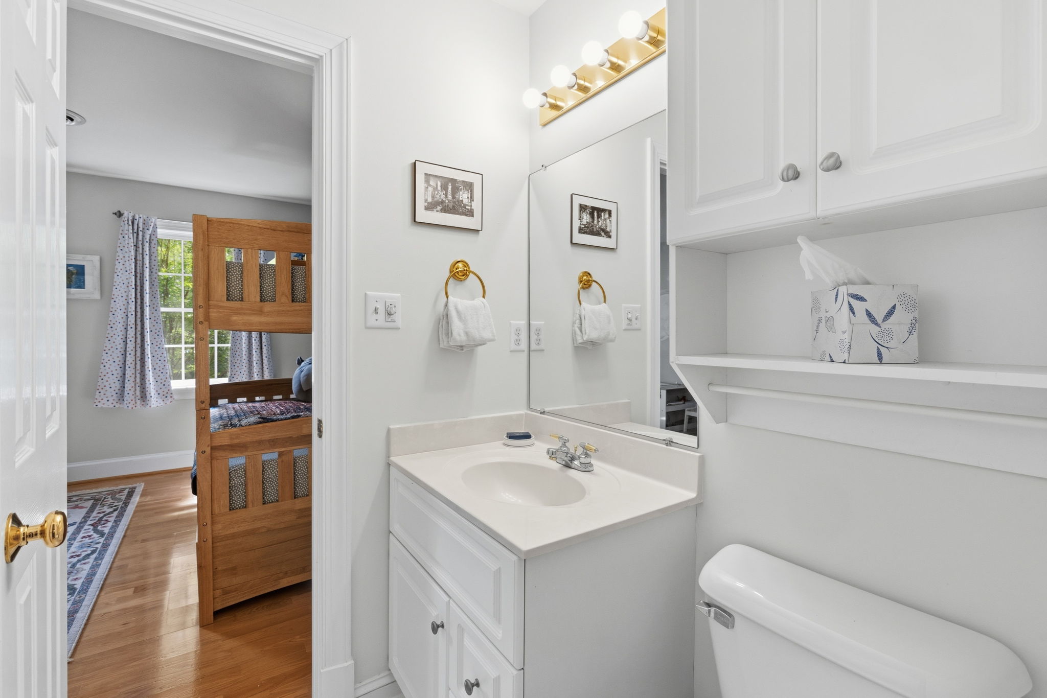 Shared Full Bathroom