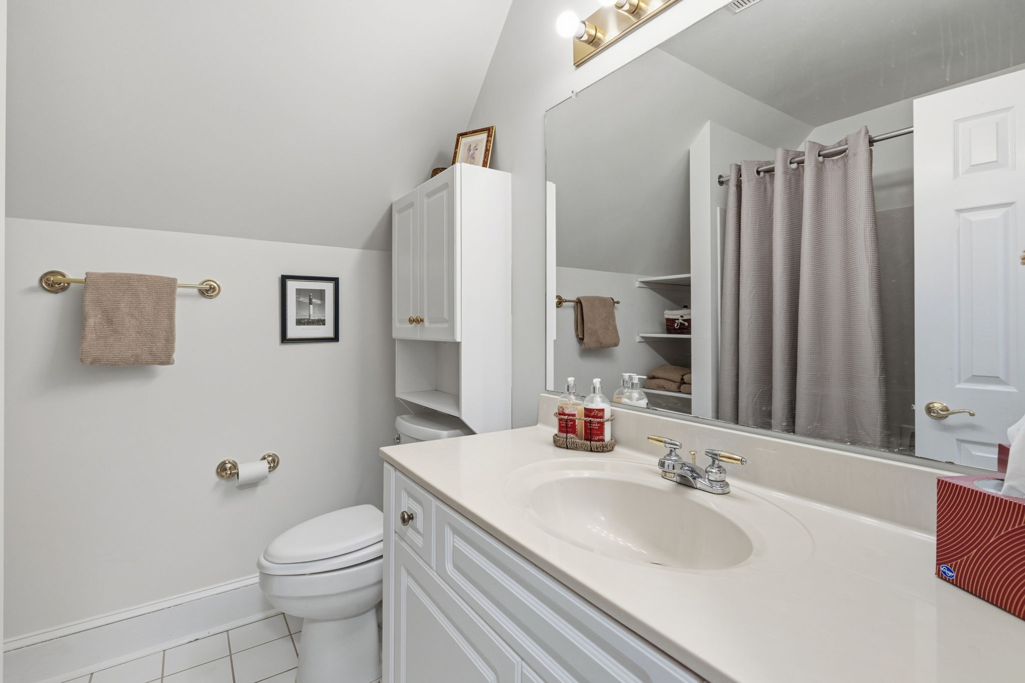 Second Floor Primary Bathroom