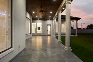  Photo 48