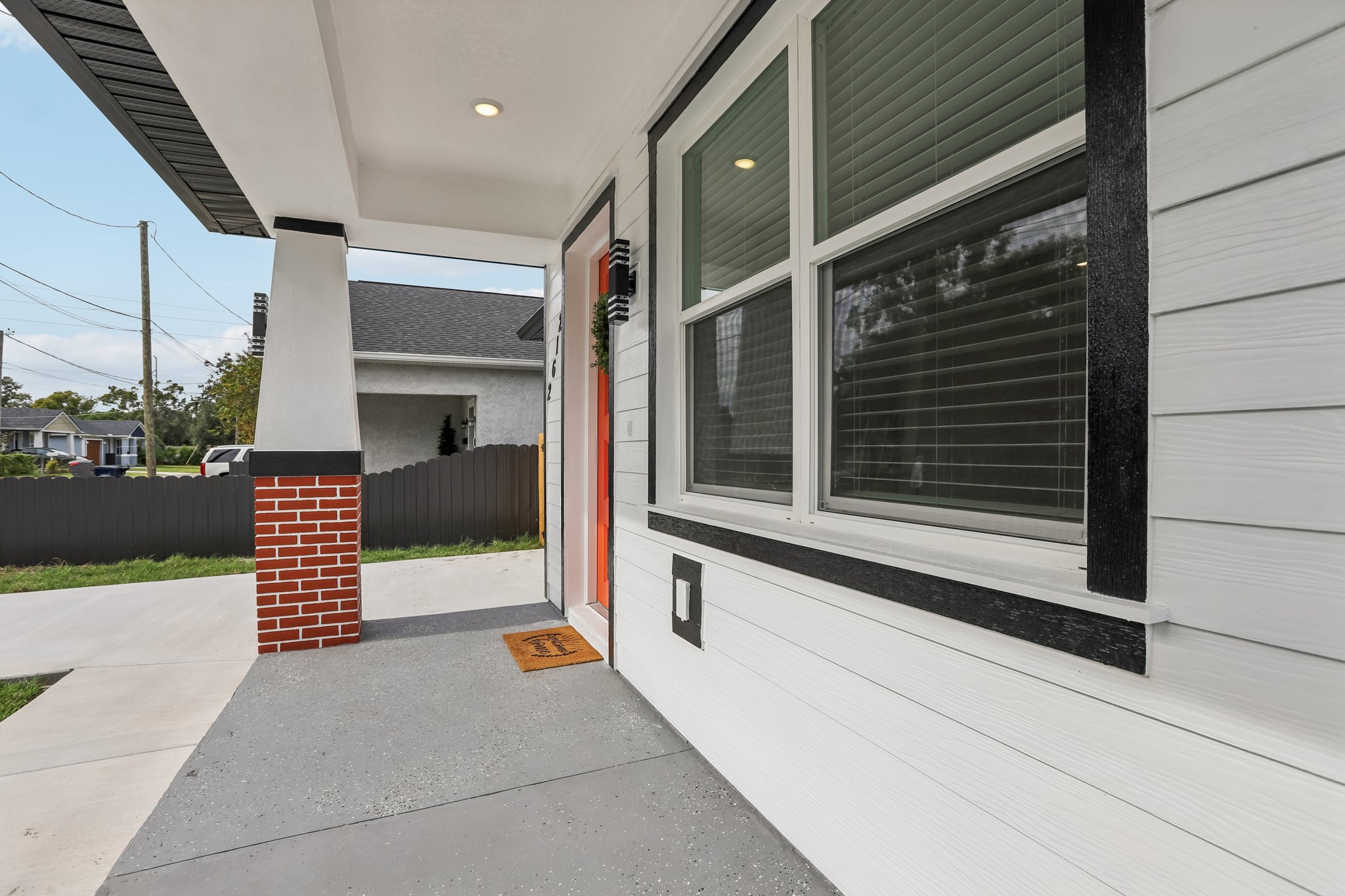 E 18th Ave-S1012-008.jpg