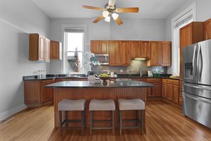 Kitchen/Breakfast Bar