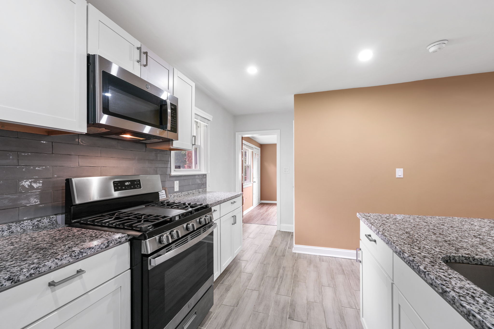 2614 Fort Dr 13
