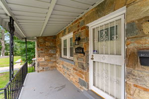 2614 Fort Dr 4