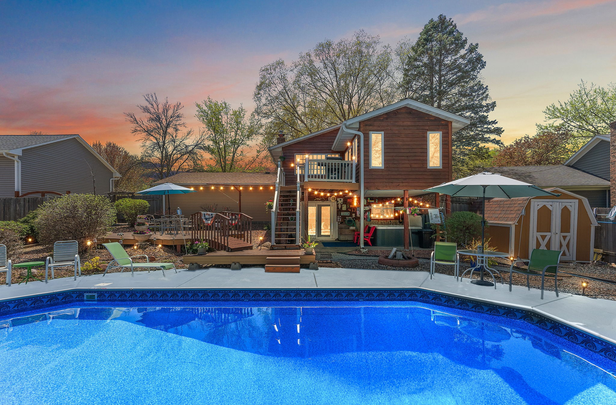 UAV Vision Media Pool Twilight