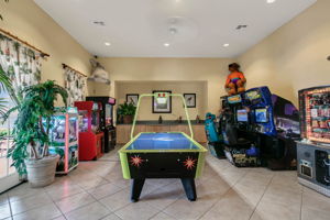  Photo 44