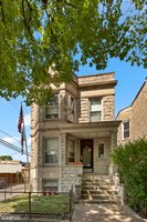 Duplexed down Greystone 2 flat in excellent location!