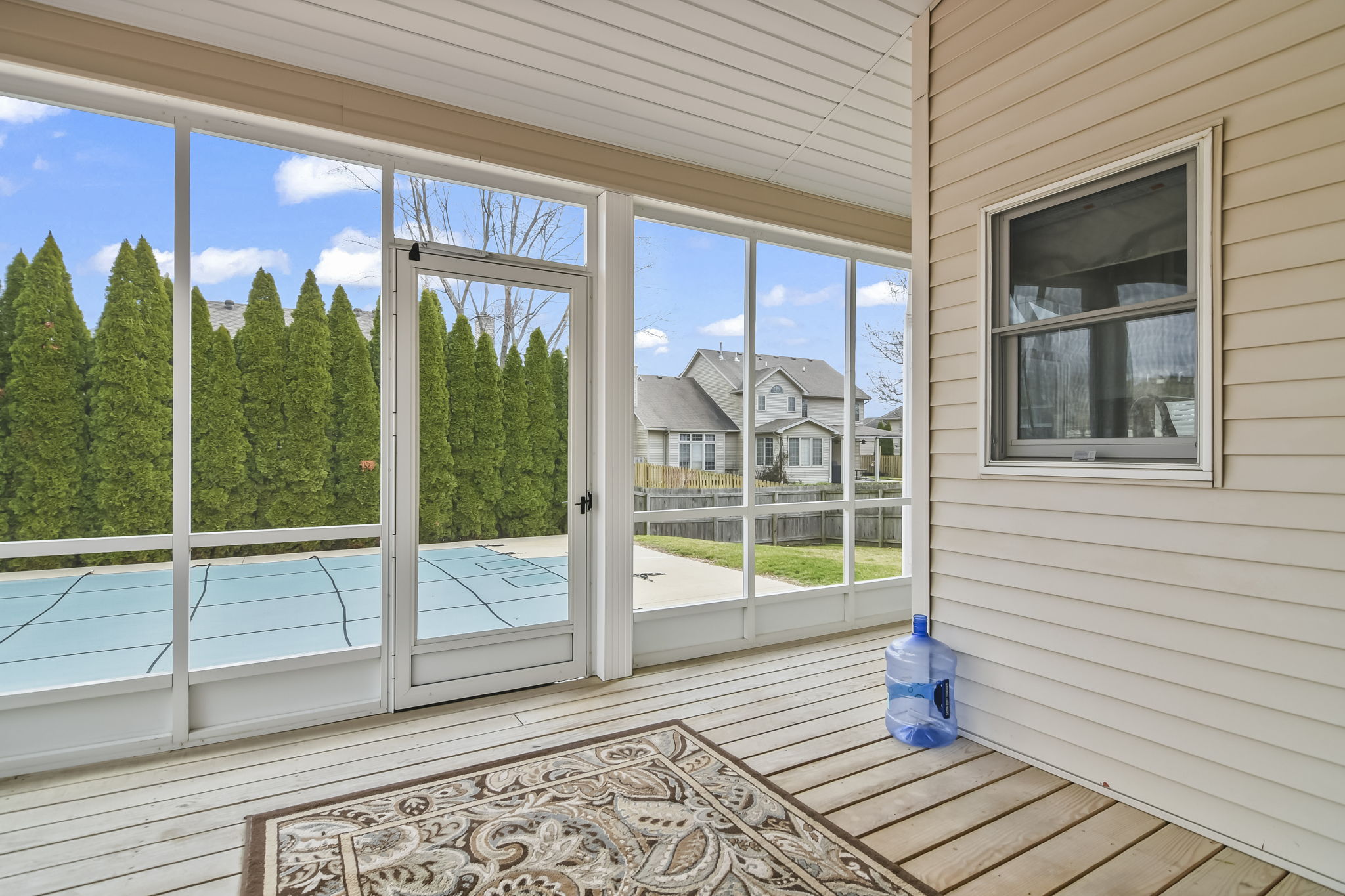 Screened-in Porch