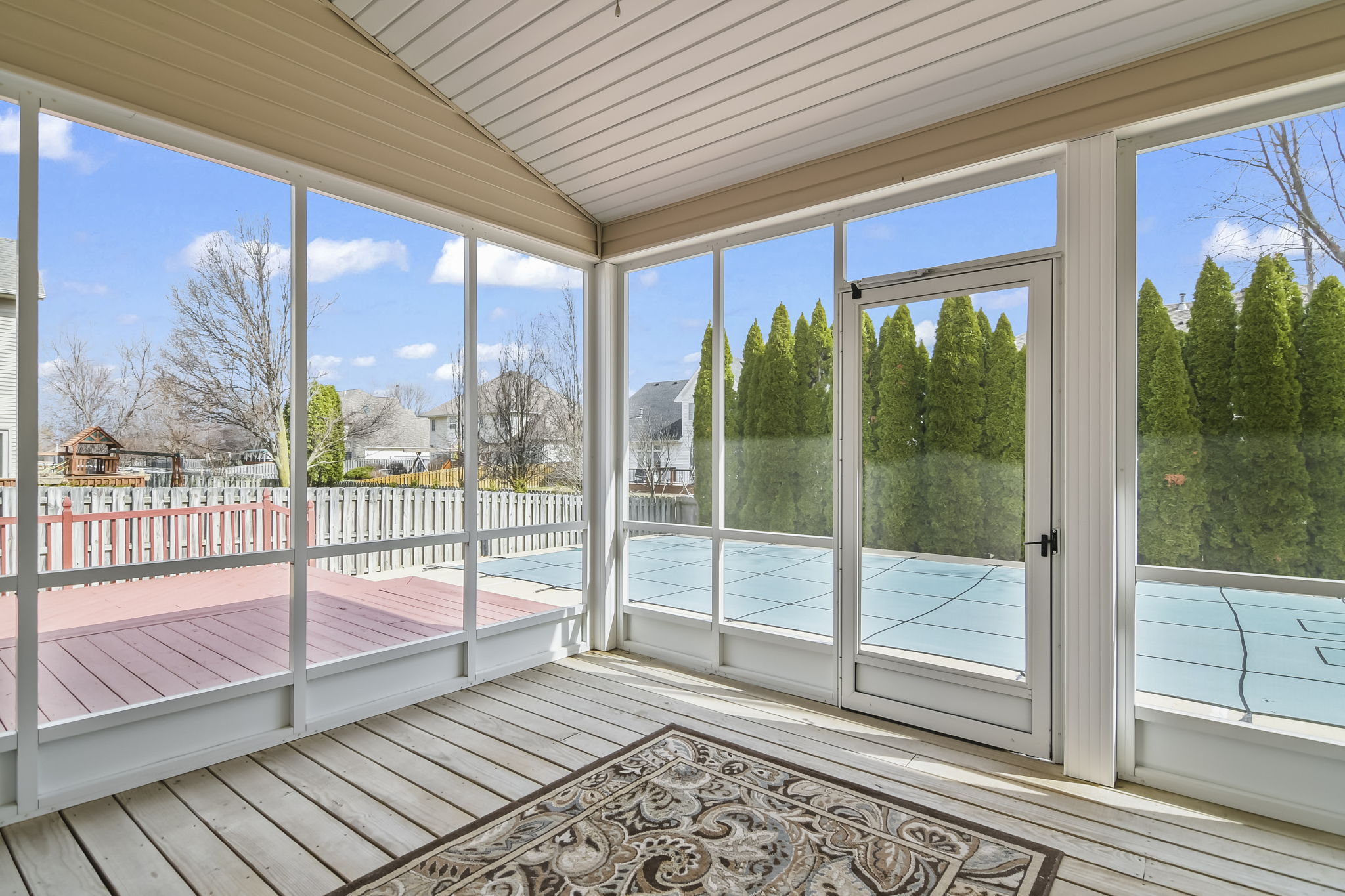 Screened-in Porch