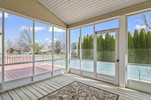Screened-in Porch