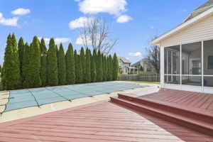 Screened-in Porch