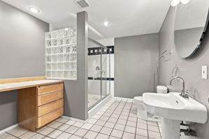  Photo 44