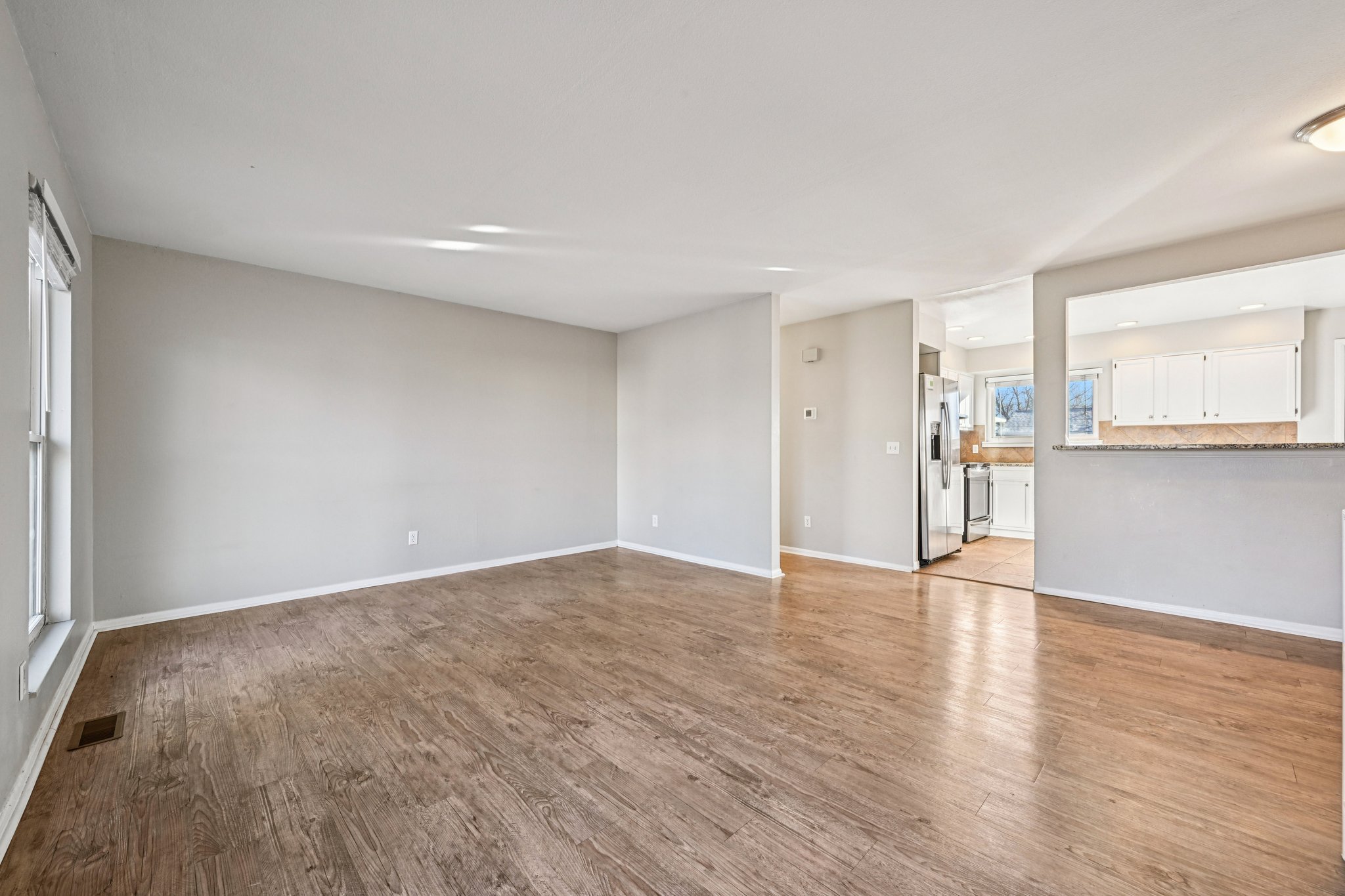 S Laredo Ct-S1402-008.jpg