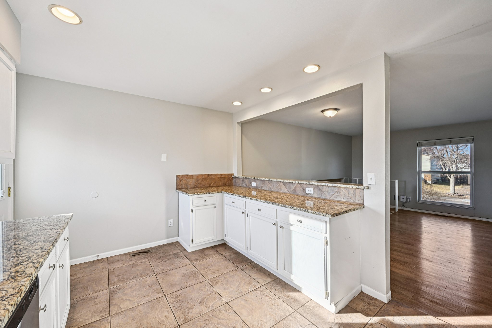 S Laredo Ct-S1402-012.jpg