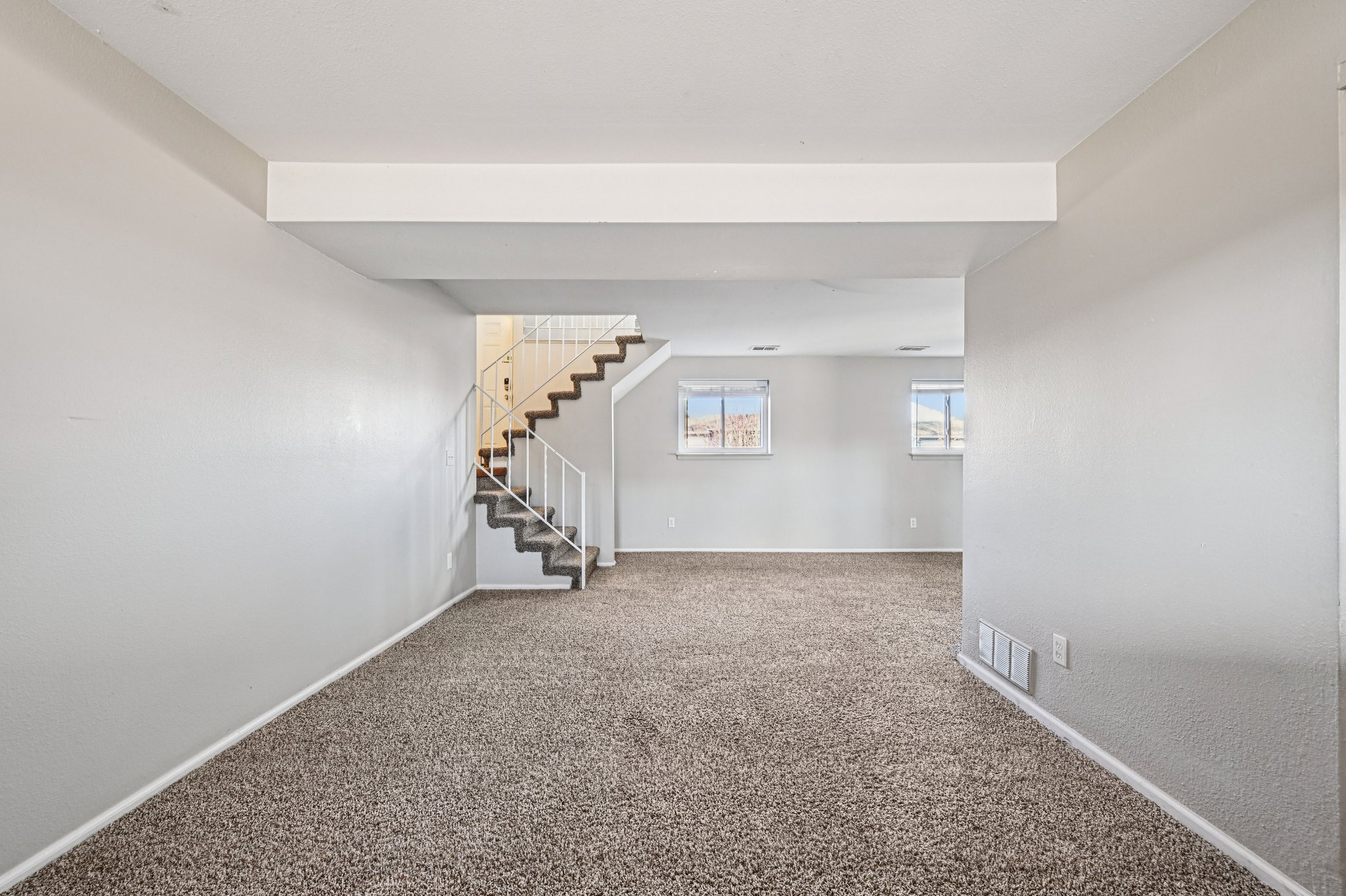 S Laredo Ct-S1402-029.jpg