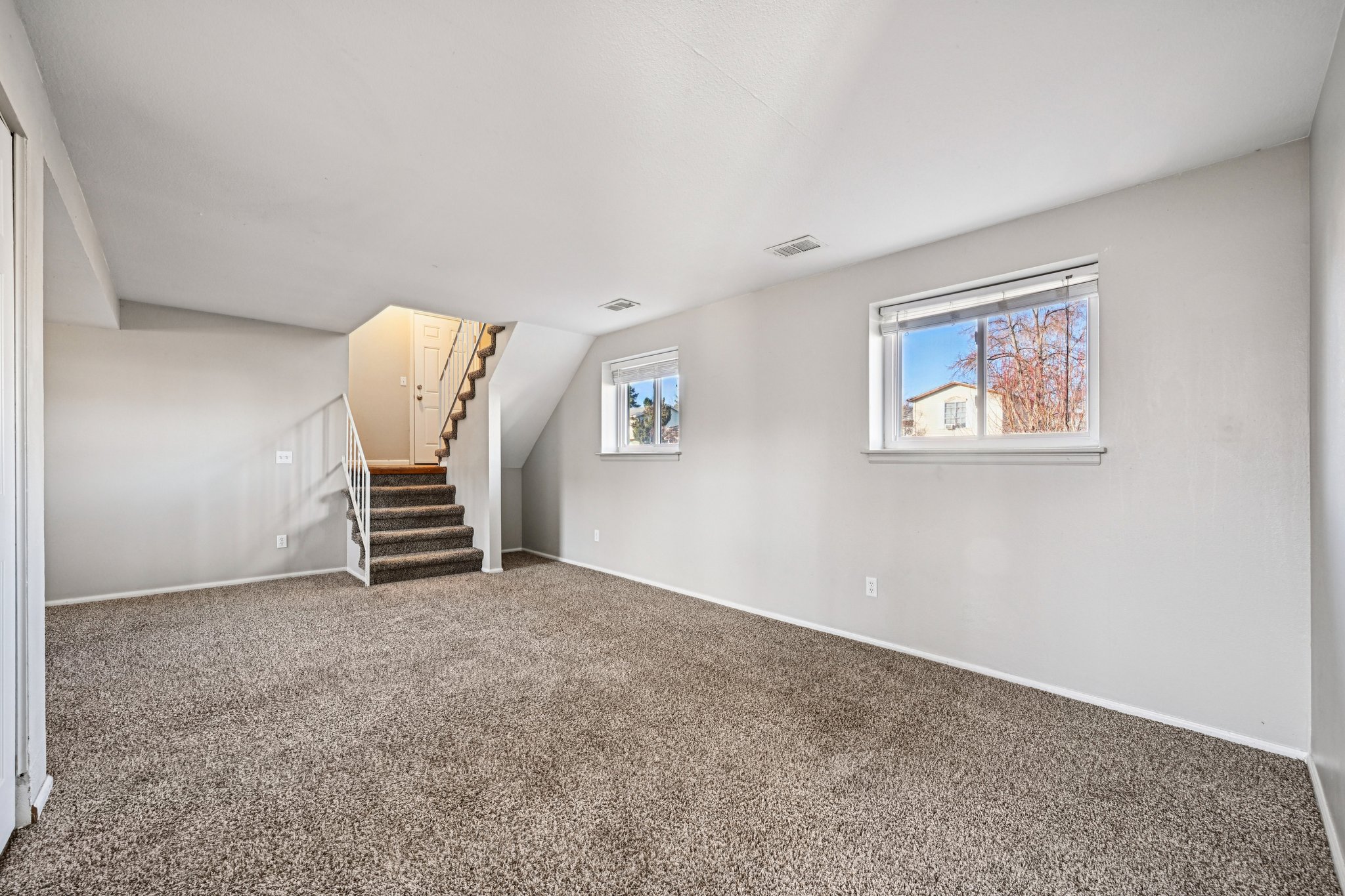 S Laredo Ct-S1402-031.jpg