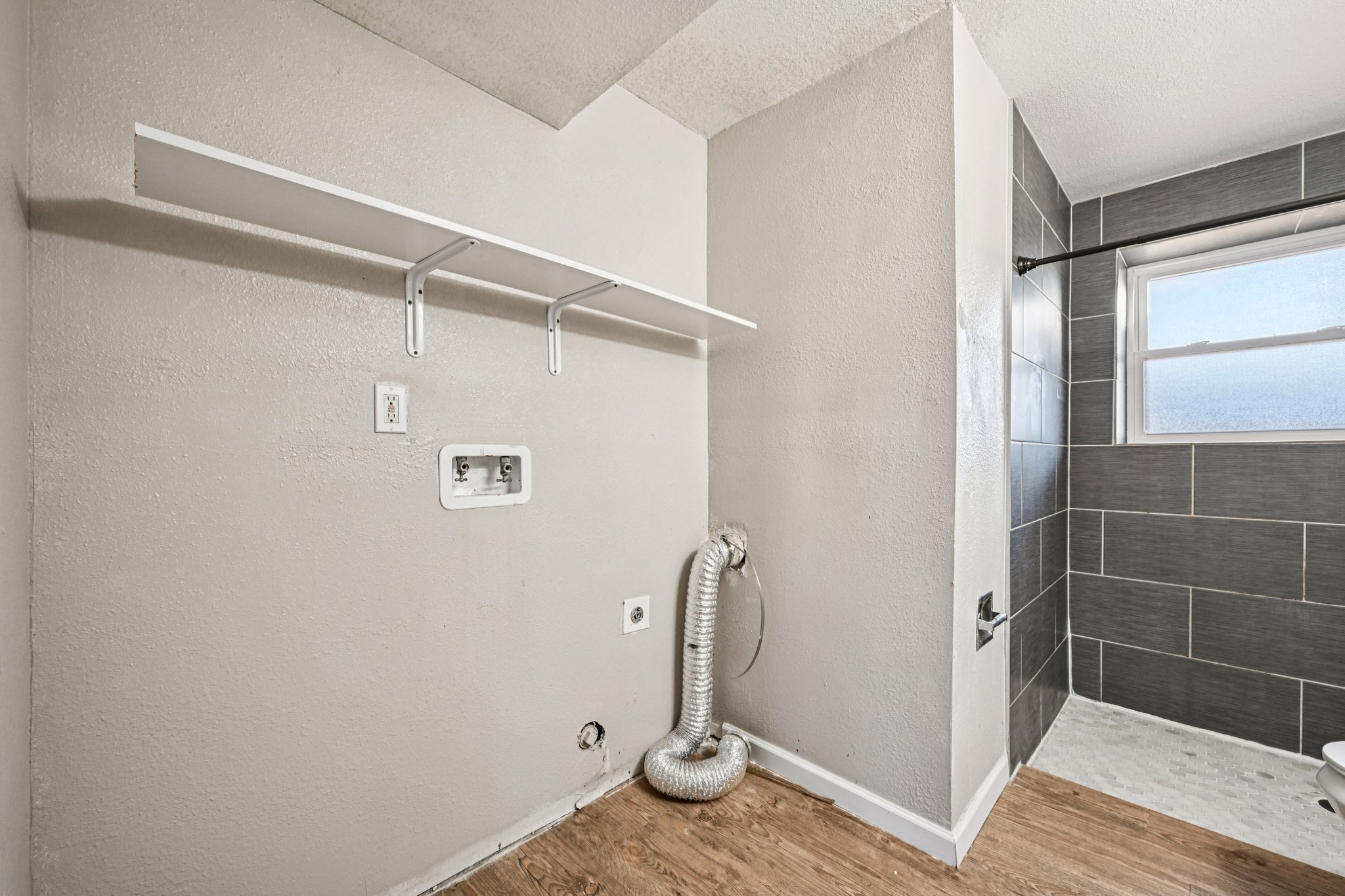 S Laredo Ct-S1402-032.jpg