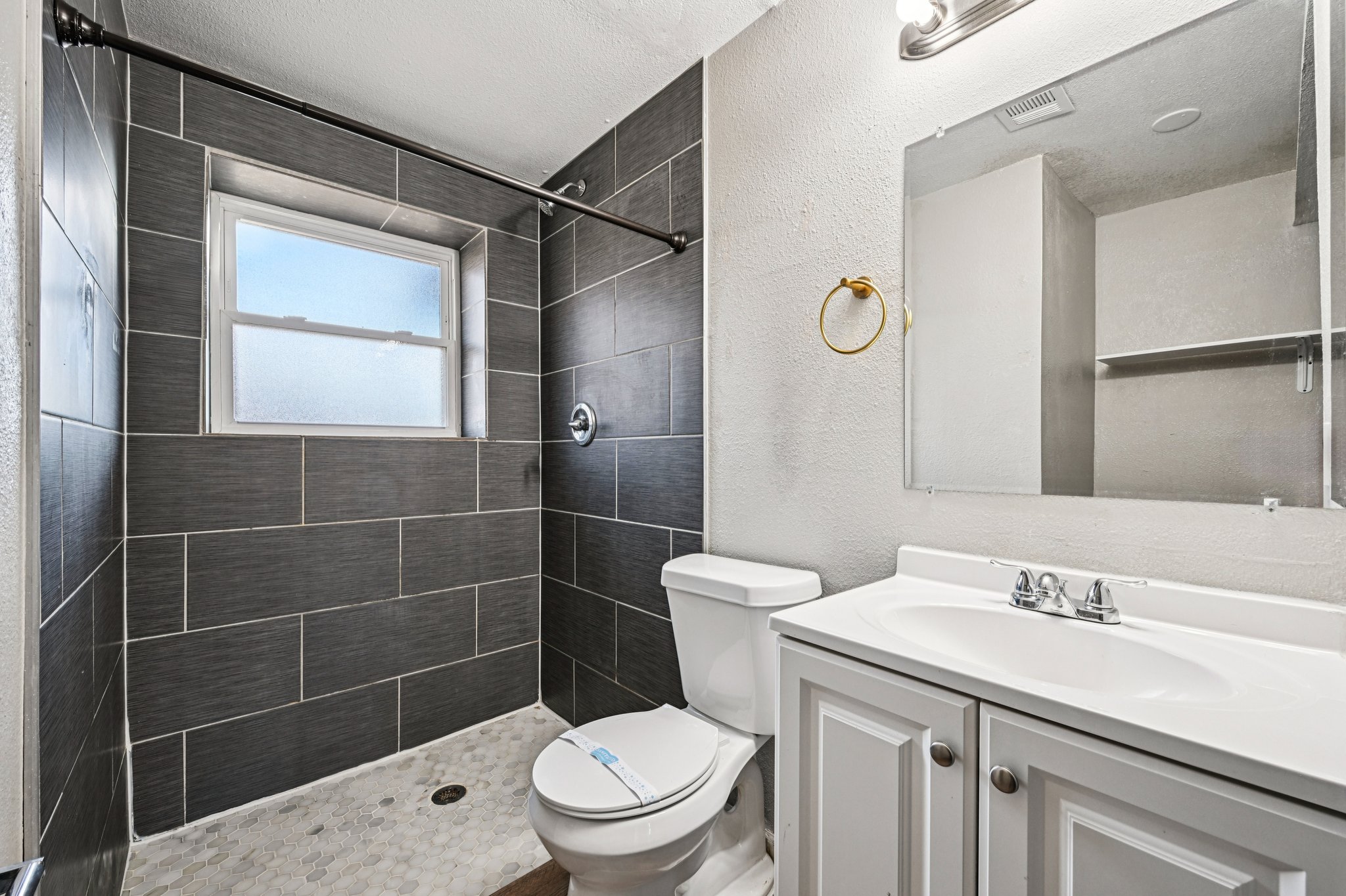 S Laredo Ct-S1402-033.jpg