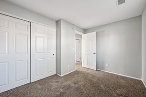 S Laredo Ct-S1402-035.jpg