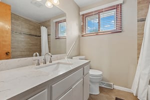 W 40th St-S2404-020.jpg