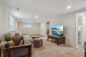 W 40th St-S2404-024.jpg